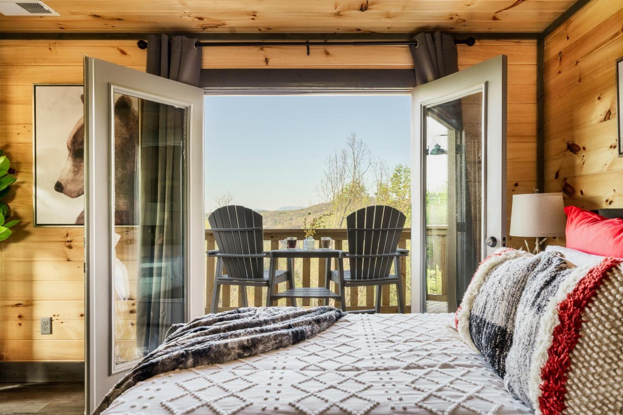 Mountainscape - Brand New Cabin W Views - Hottub - Firetable - Ps5 - Pooltable - 3 Pools ガトリンバーグ エクステリア 写真