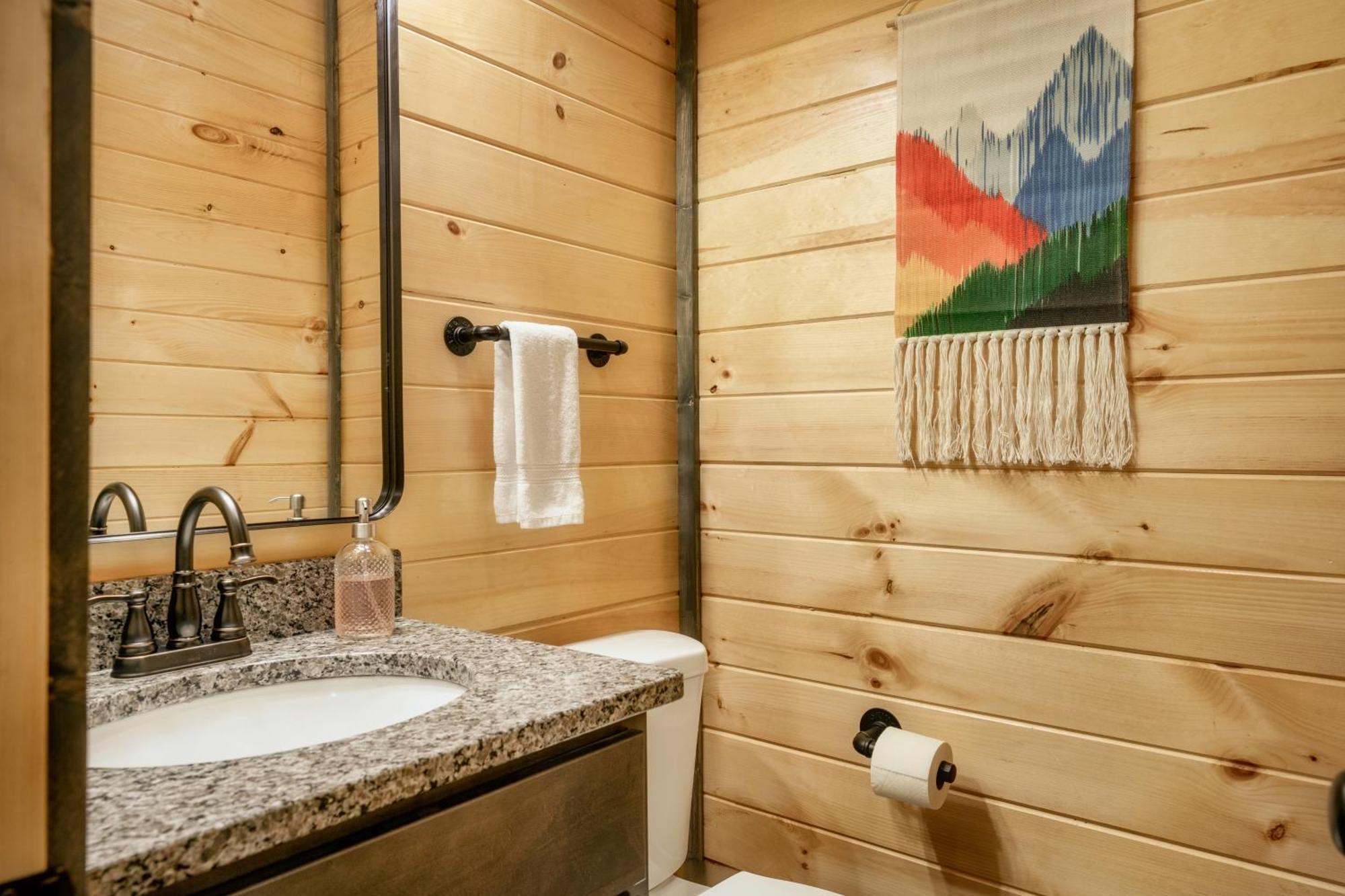 Mountainscape - Brand New Cabin W Views - Hottub - Firetable - Ps5 - Pooltable - 3 Pools ガトリンバーグ エクステリア 写真